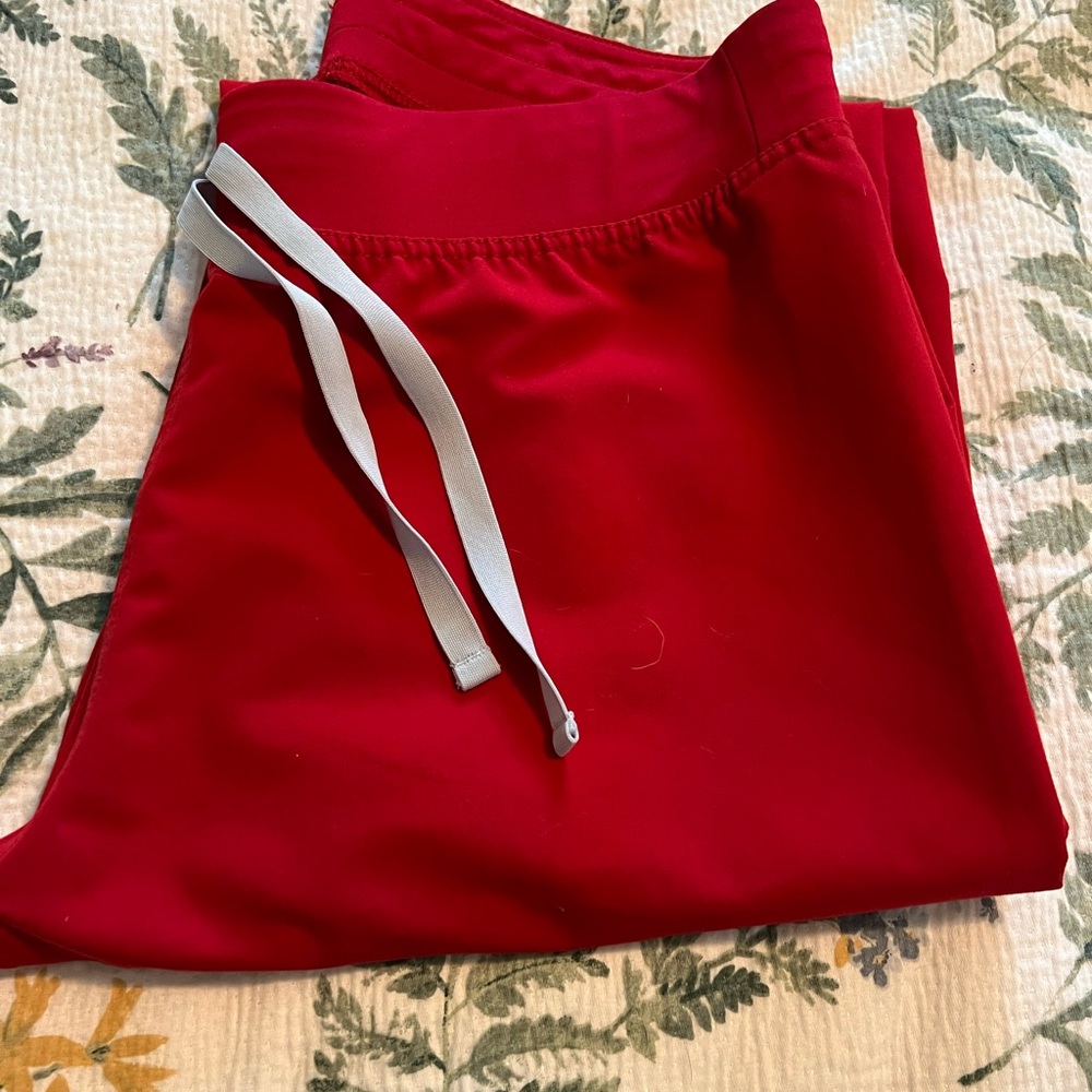 Figs Livingston scrub pant medium red